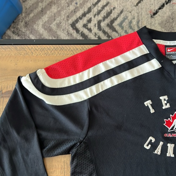Team Canada Jersey - Youth XL - Picture 3 of 11